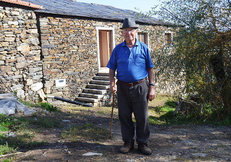 Sr Fernando habitante mais velho de Vila Cova